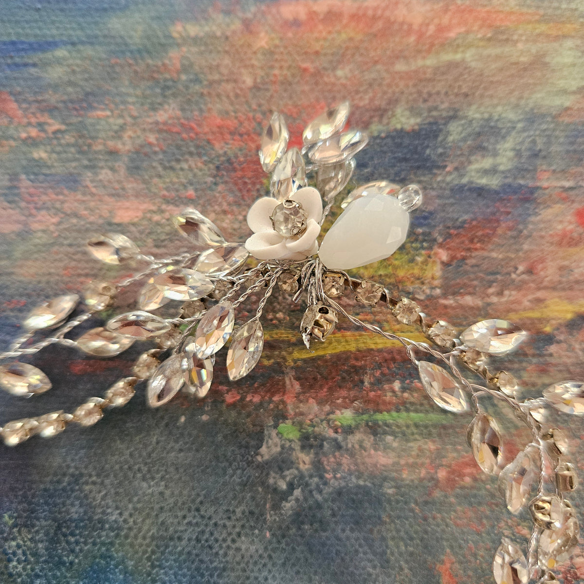 Fin hårpynt ( 2. Sortering) - Hårpynt med blomster og perler til bryllup, konfirmation og fest