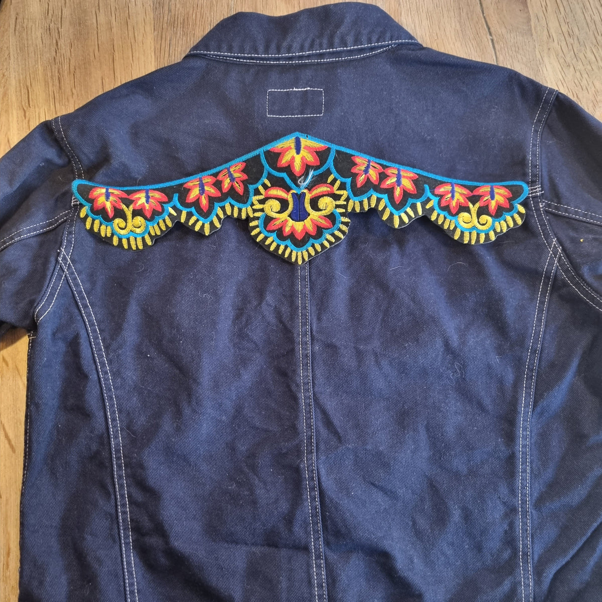 Fint strygemærke - Hårpynt med blomster og perler til bryllup, konfirmation og fest