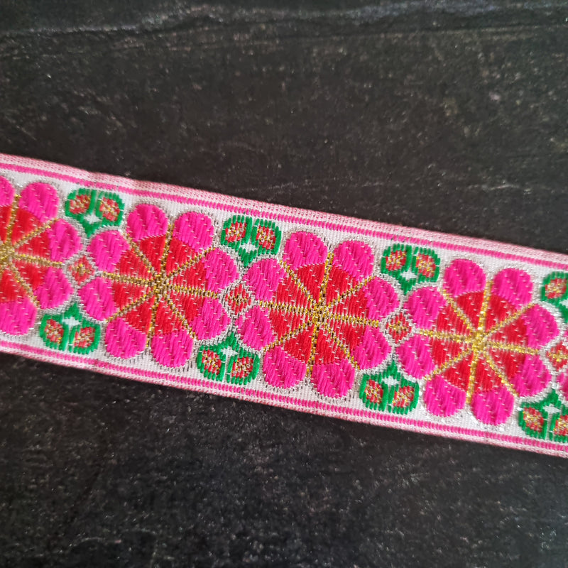 Farvestrålende bånd - Hårpynt med blomster og perler til bryllup, konfirmation og fest