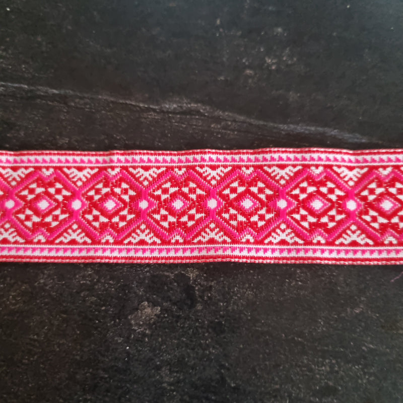 Pink bånd - Hårpynt med blomster og perler til bryllup, konfirmation og fest