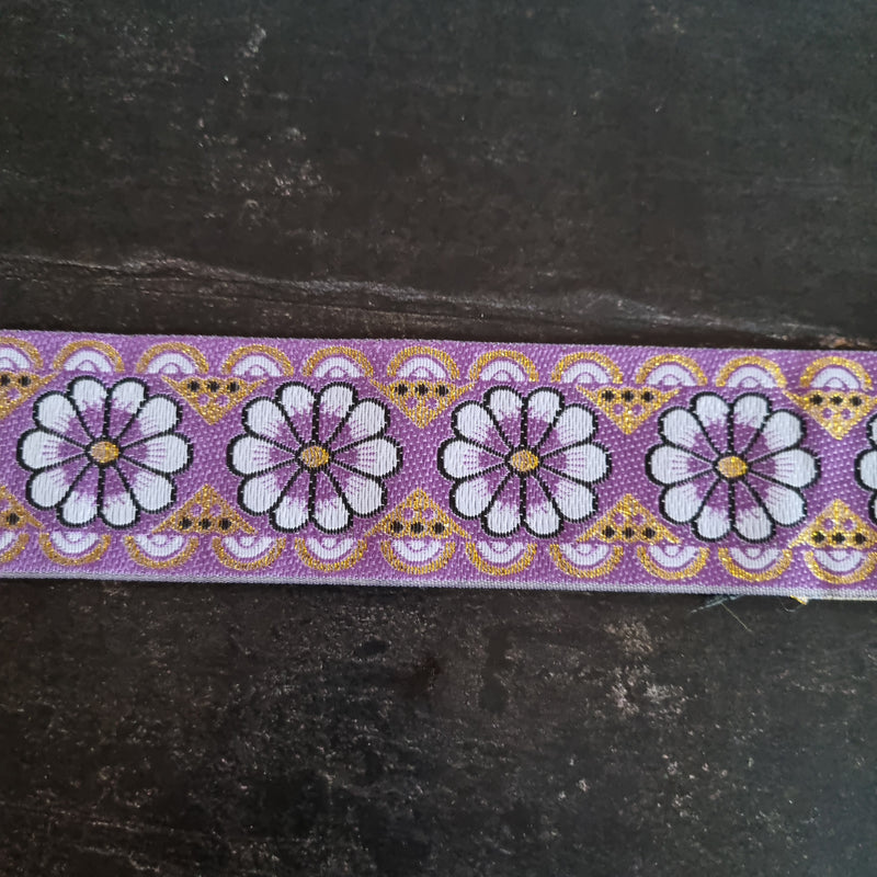 Bånd i lilla - Hårpynt med blomster og perler til bryllup, konfirmation og fest