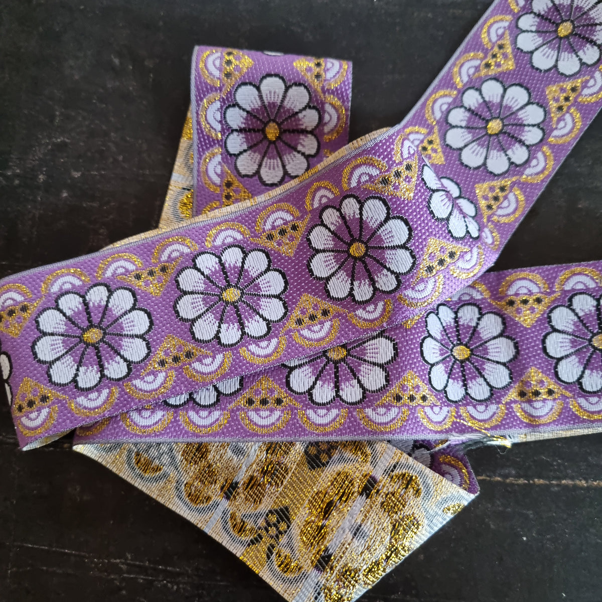 Bånd i lilla - Hårpynt med blomster og perler til bryllup, konfirmation og fest