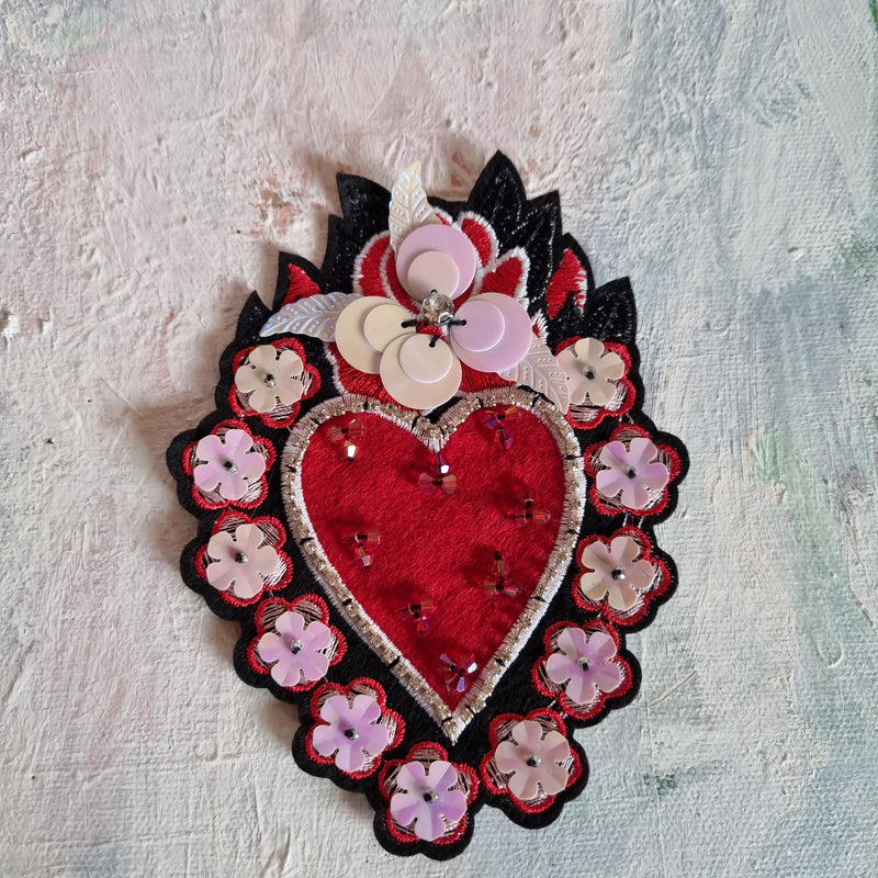 Det smukkeste strygemærke - Hårpynt med blomster og perler til bryllup, konfirmation og fest