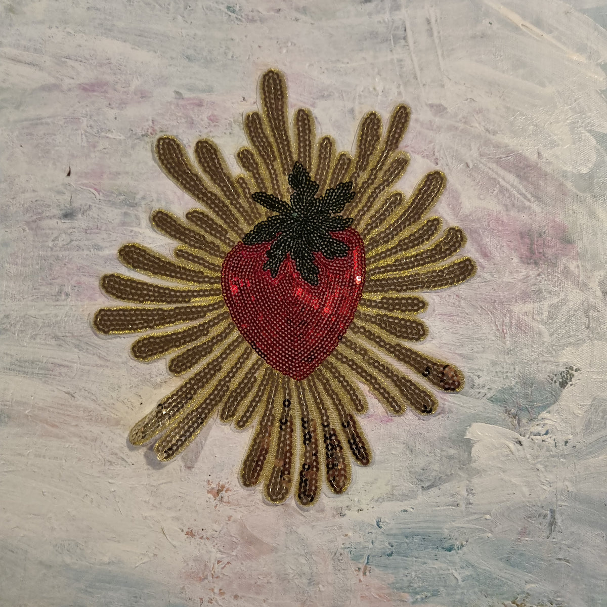 Fantastisk strygemærke i guld og rød - Hårpynt med blomster og perler til bryllup, konfirmation og fest