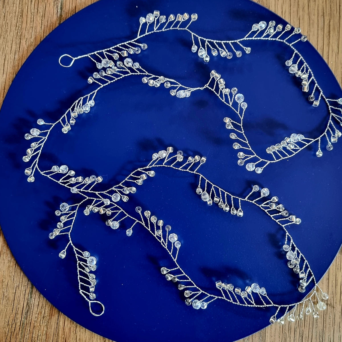 Kæmpe lang hårkæde i det fedeste design - Hårpynt med blomster og perler til bryllup, konfirmation og fest