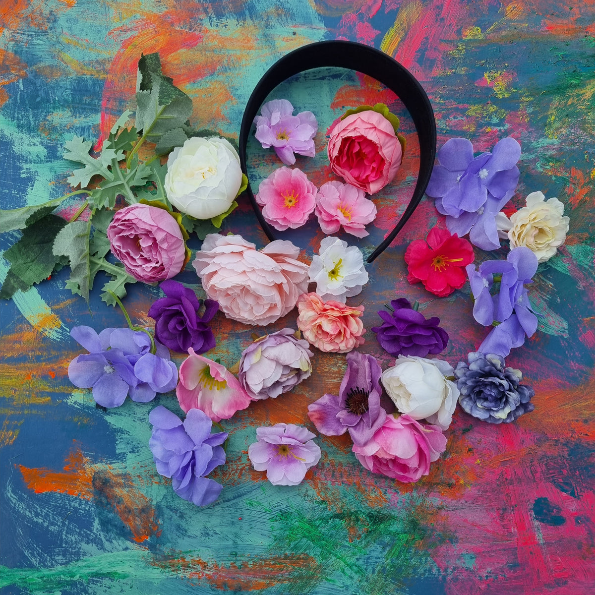 Lav din egen blomsterkrone  i lilla, lyserød og hvid - Hårpynt med blomster og perler til bryllup, konfirmation og fest