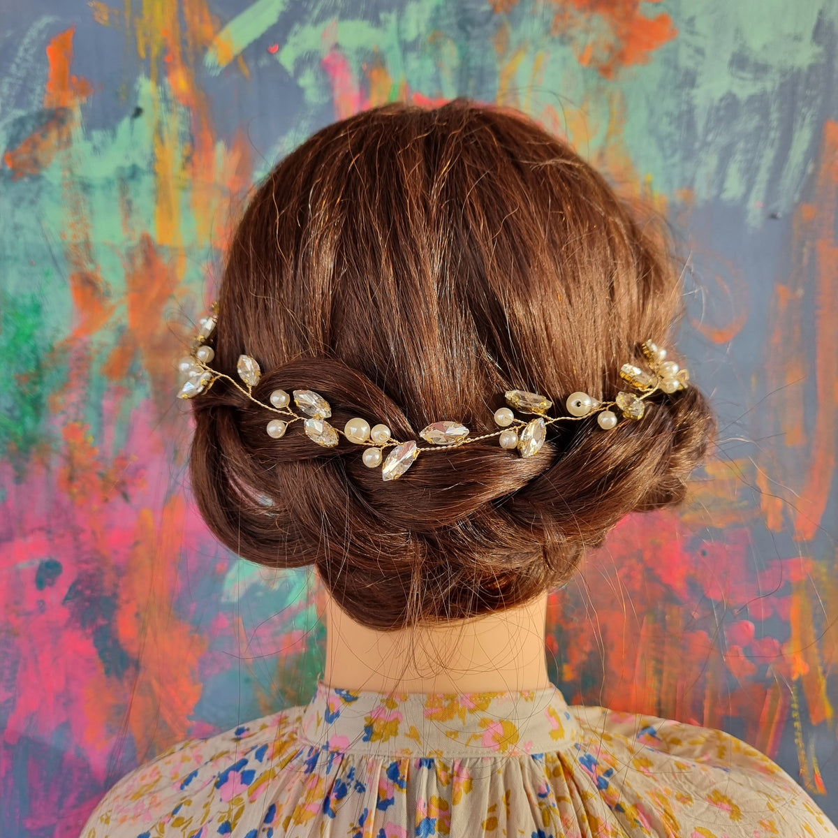 Sølv-hårkæde med perler og rhinsten - Hårpynt med blomster og perler til bryllup, konfirmation og fest