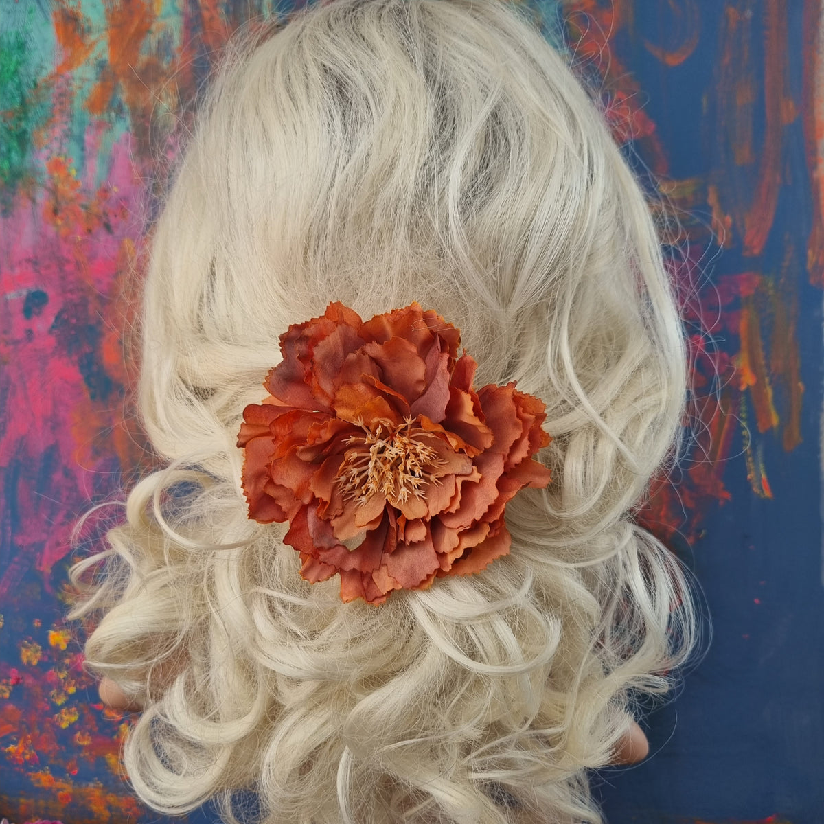 Orangebrun pæon - Hårpynt med blomster og perler til bryllup, konfirmation og fest
