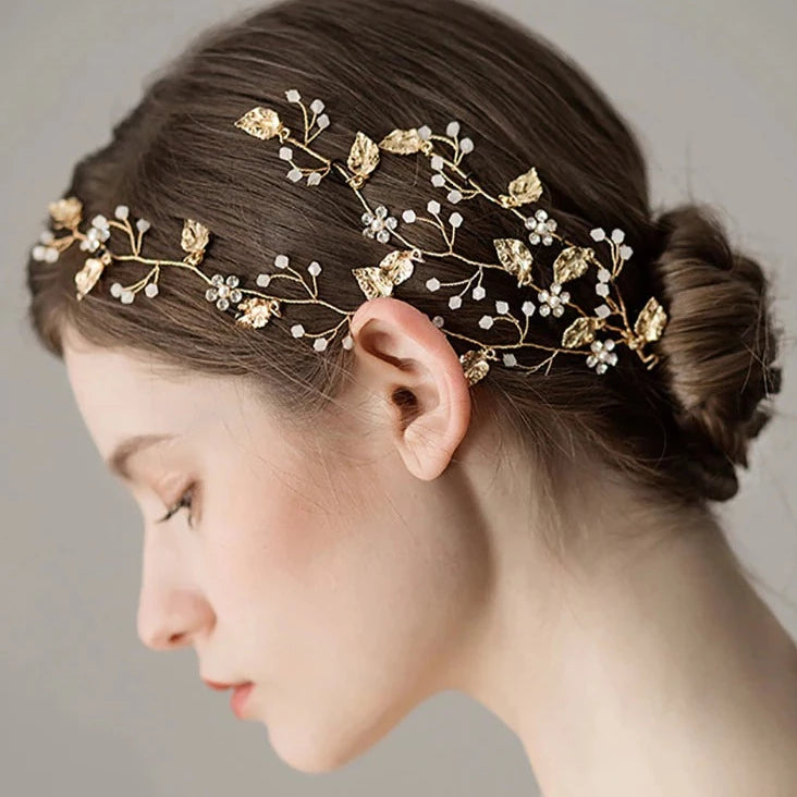 Det fineste smykke til dit hår - Hårpynt med blomster og perler til bryllup, konfirmation og fest