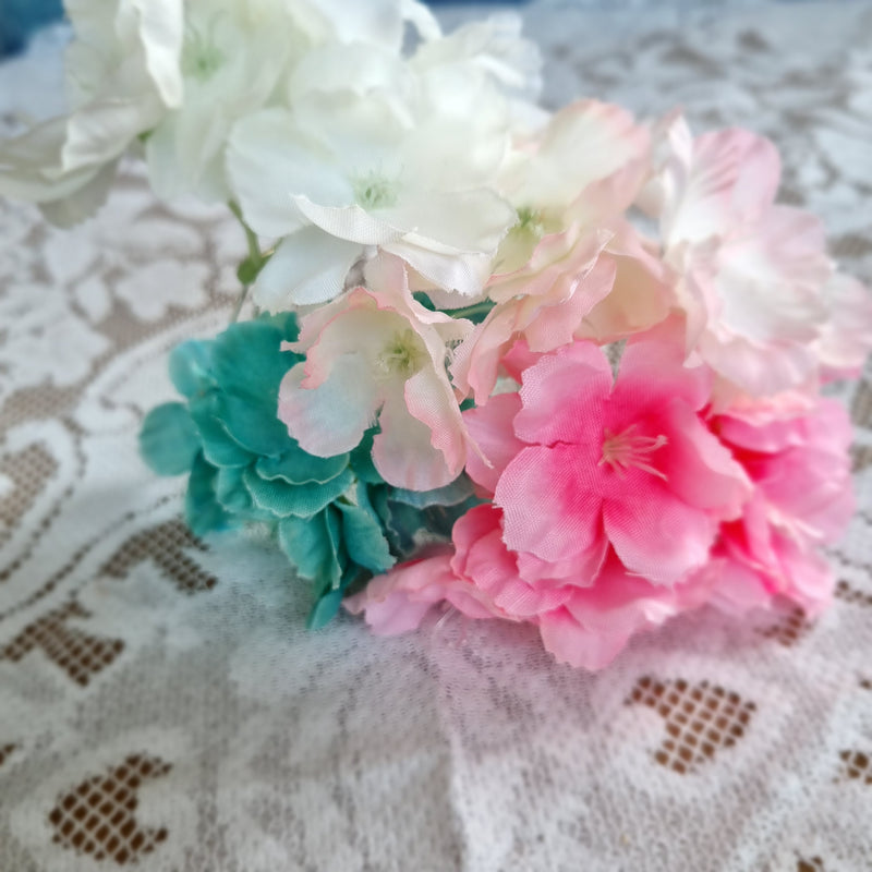 U-nåle med kirsebærblomster - flere farver - Hårpynt med blomster og perler til bryllup, konfirmation og fest