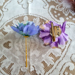 Spænder med blomster i fine farver - Hårpynt med blomster og perler til bryllup, konfirmation og fest