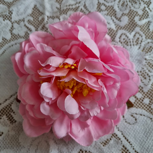 Tyggegummi - pink pæon - Hårpynt med blomster og perler til bryllup, konfirmation og fest