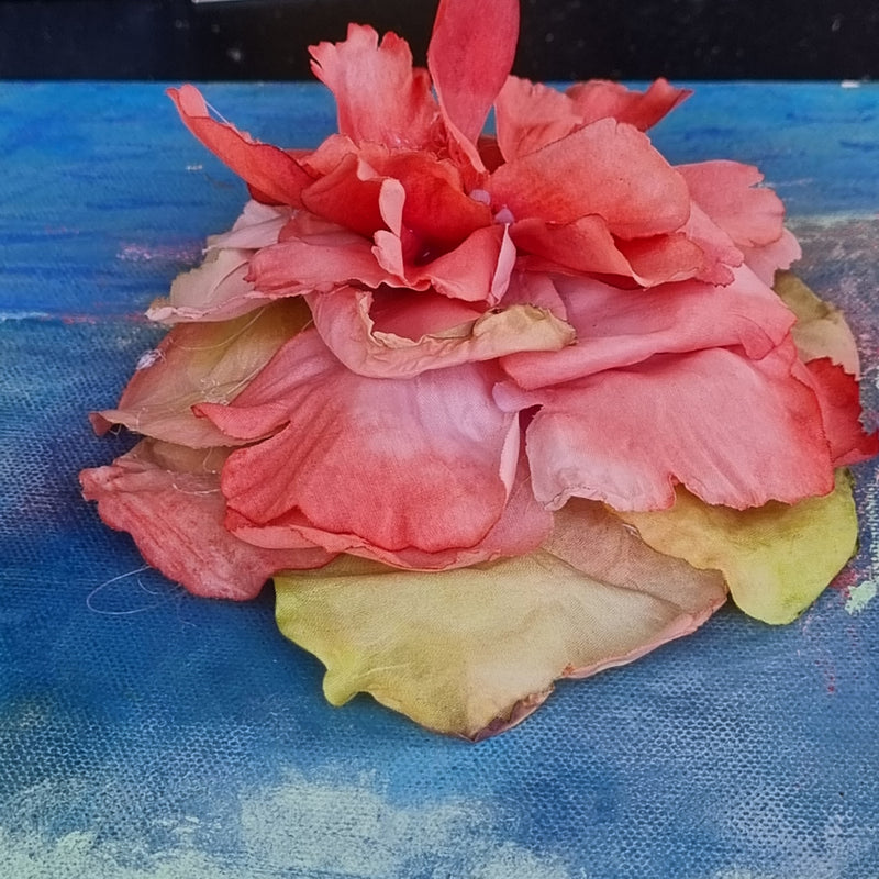 Fascinator med blomsterblade - Hårpynt med blomster og perler til bryllup, konfirmation og fest