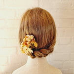 Lille hårnål med hortensia - Gylden - Hårpynt med blomster og perler til bryllup, konfirmation og fest