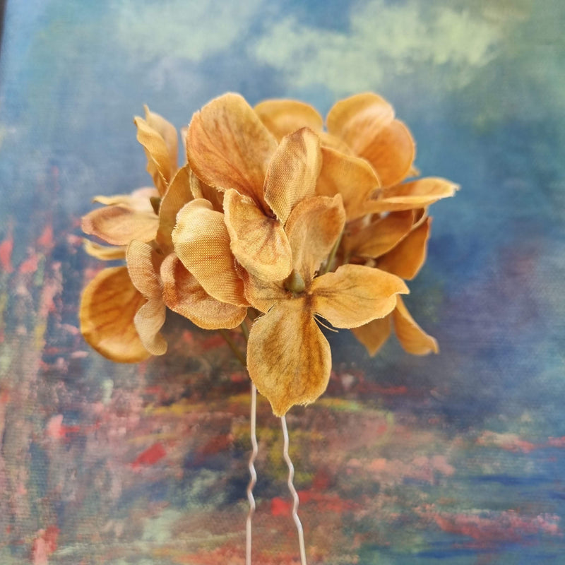 Stor hårnål med hortensia - Gylden - Hårpynt med blomster og perler til bryllup, konfirmation og fest