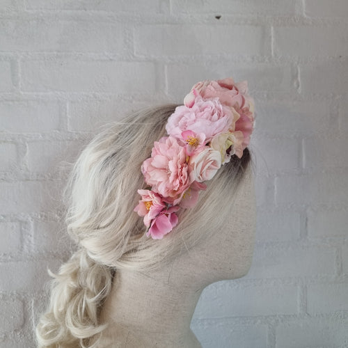 Stor lyserød blomsterkrone - Hårpynt med blomster og perler til bryllup, konfirmation og fest