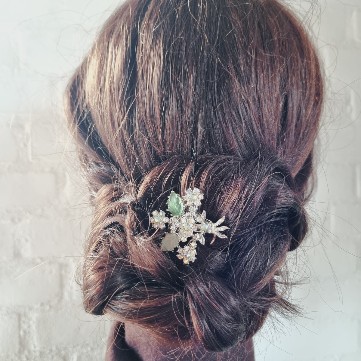 Smukt unika hårsmykke - Hårpynt med blomster og perler til bryllup, konfirmation og fest
