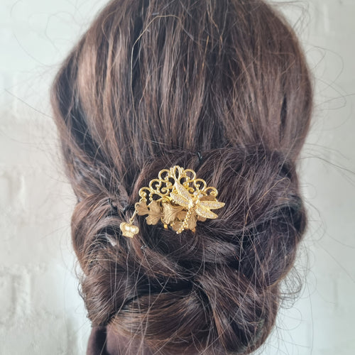 Den fineste hårnål i guld og diamanter - Hårpynt med blomster og perler til bryllup, konfirmation og fest