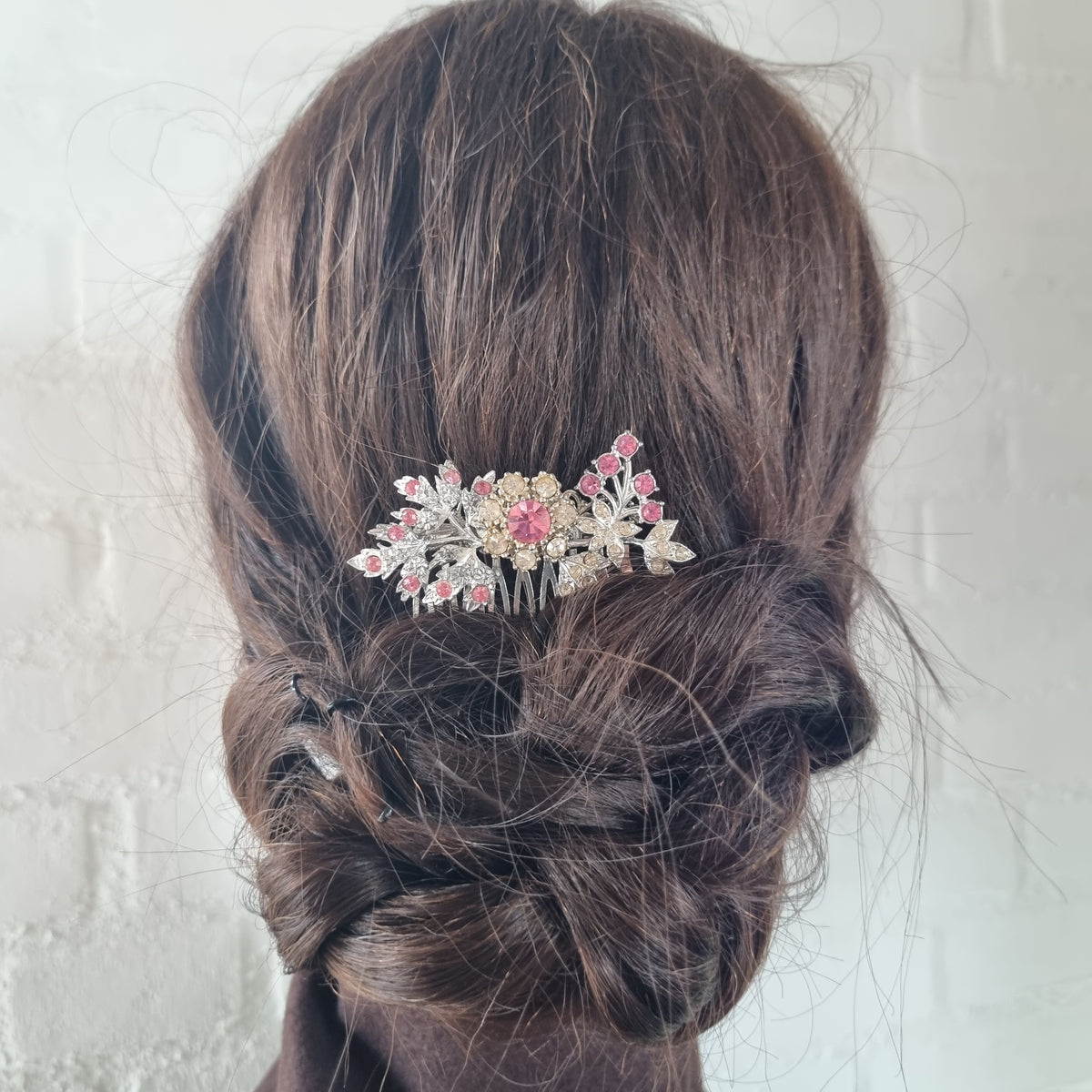 Den fineste vintage kam med rhinsten og pink diamant - Hårpynt med blomster og perler til bryllup, konfirmation og fest