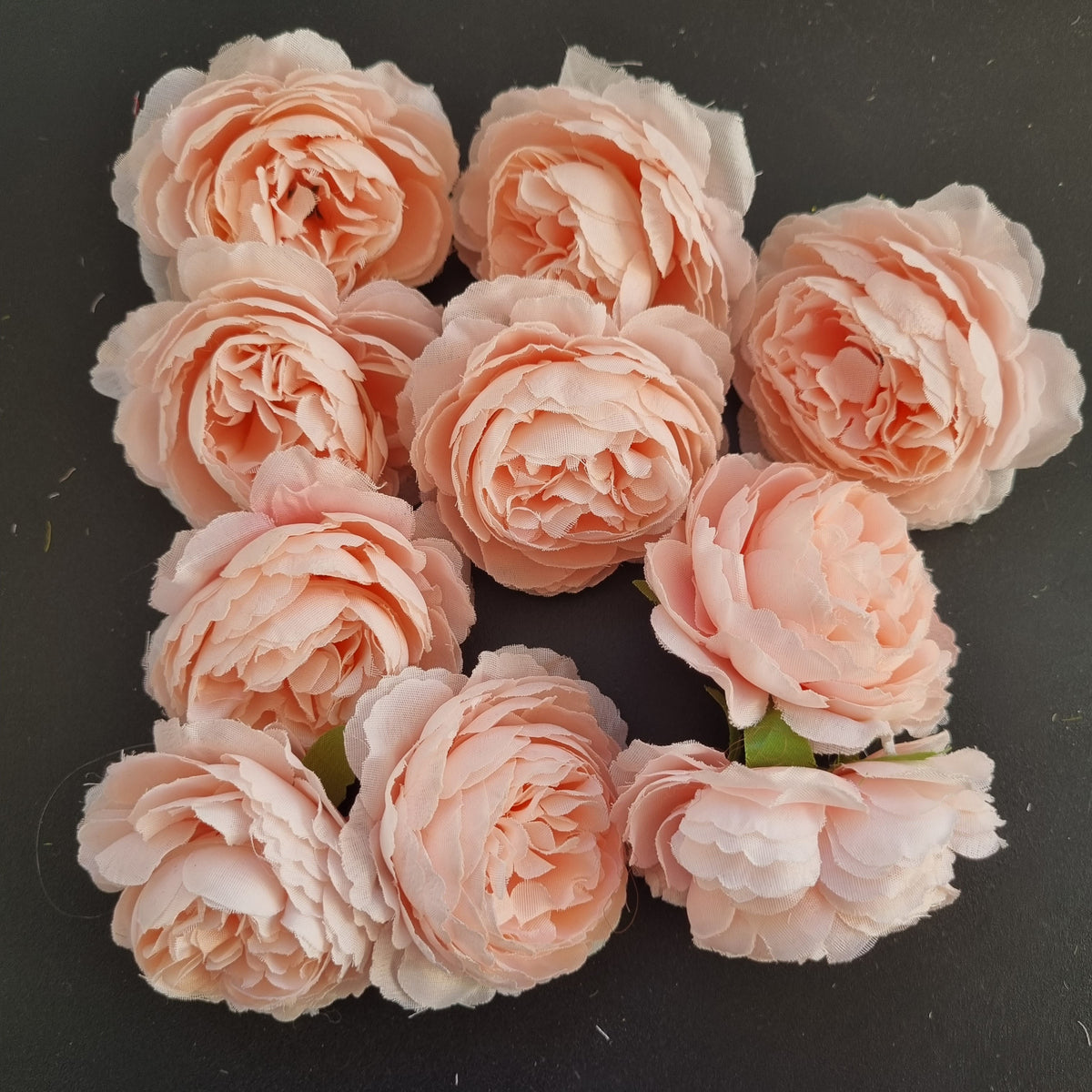10 små lyserøde pæoner - Hårpynt med blomster og perler til bryllup, konfirmation og fest