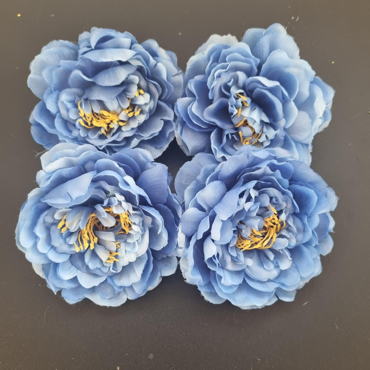 4 blå pæoner - Hårpynt med blomster og perler til bryllup, konfirmation og fest