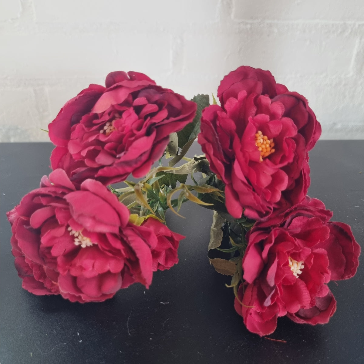 Blomsterbuket - rød - Hårpynt med blomster og perler til bryllup, konfirmation og fest