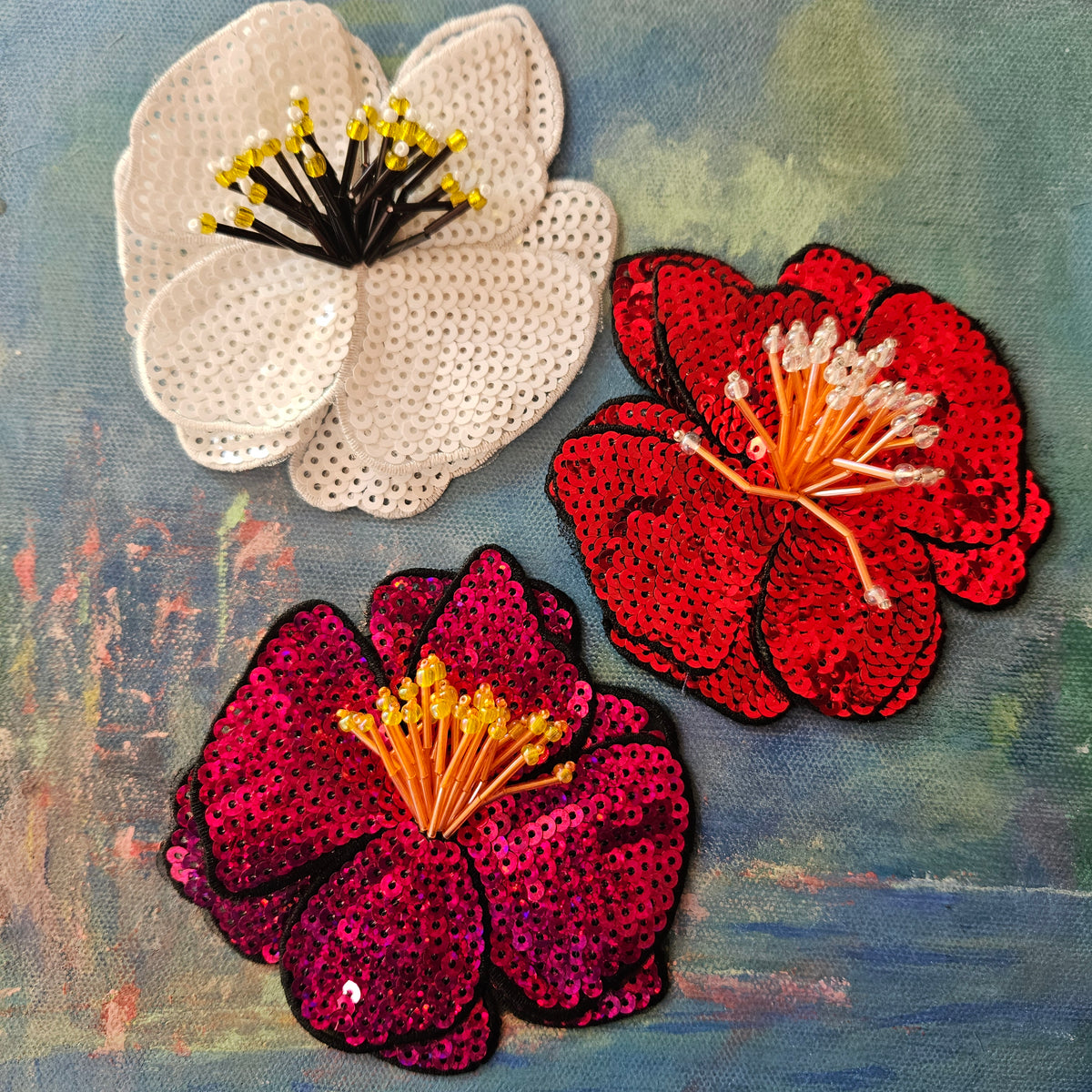 Pailletblomster - Hårpynt med blomster og perler til bryllup, konfirmation og fest