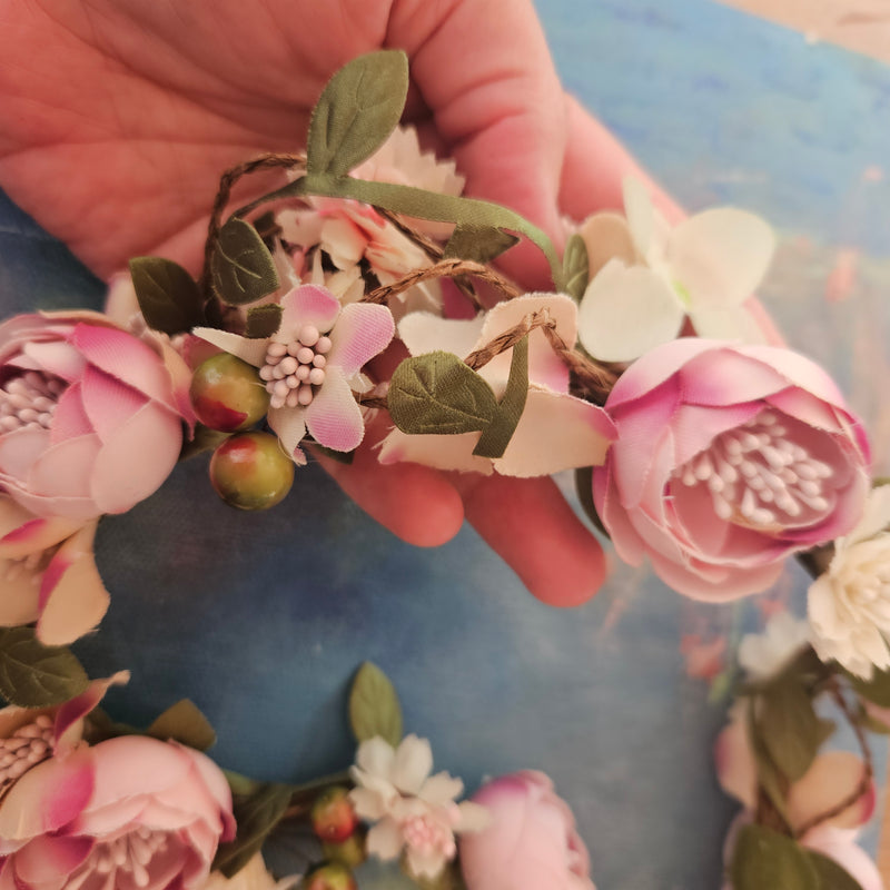 Blomsterkrans - Hårpynt med blomster og perler til bryllup, konfirmation og fest
