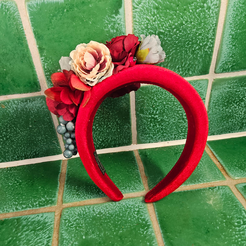 Blomsterkrone - Hårpynt med blomster og perler til bryllup, konfirmation og fest