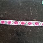 Smalt bånd i pink og hvid - Hårpynt med blomster og perler til bryllup, konfirmation og fest