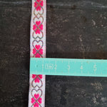Smalt bånd i pink og hvid - Hårpynt med blomster og perler til bryllup, konfirmation og fest