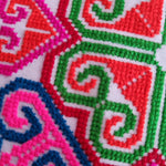 Fantastisk broderet stofstykke - Hårpynt med blomster og perler til bryllup, konfirmation og fest