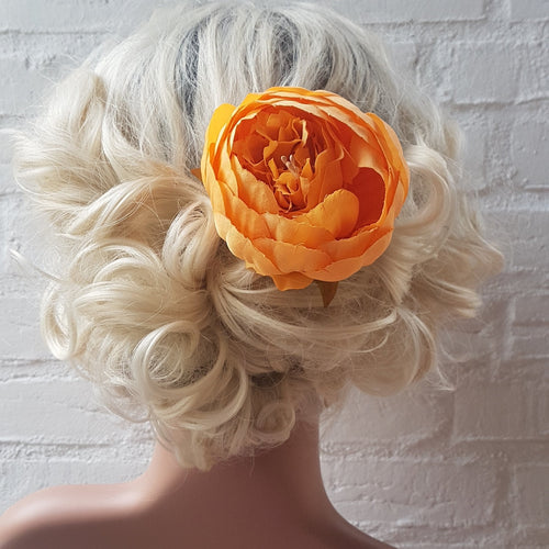 Stor Orange pæon - Hårpynt med blomster og perler til bryllup, konfirmation og fest