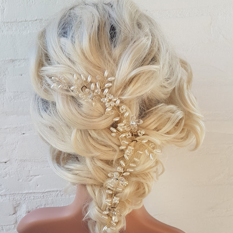 Enkelt og fint hårsmykke med mange muligheder - Hårpynt med blomster og perler til bryllup, konfirmation og fest