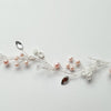 Lang hårkæde i hvid og lyserød - Hårpynt med blomster og perler til bryllup, konfirmation og fest