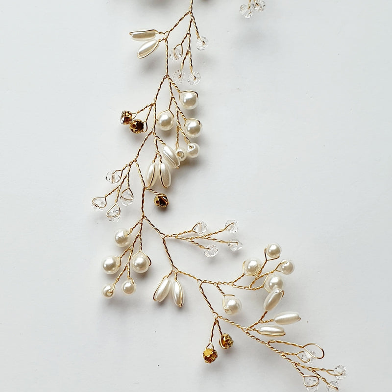 Super lang hårkæde i guld og hvid - Hårpynt med blomster og perler til bryllup, konfirmation og fest