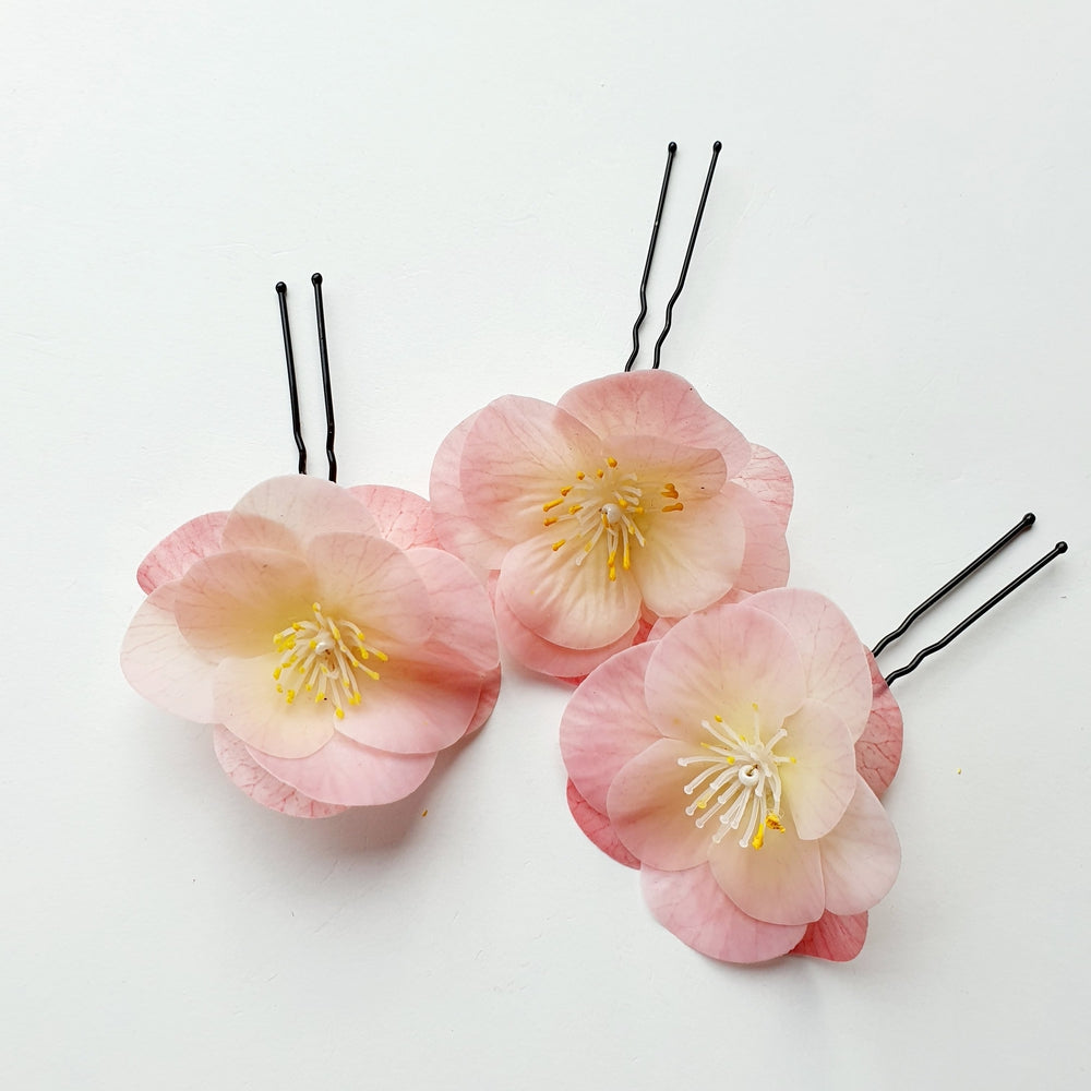 Sæt med 3 japanske kirsebærblomster i lyserød - Hårpynt med blomster og perler til bryllup, konfirmation og fest