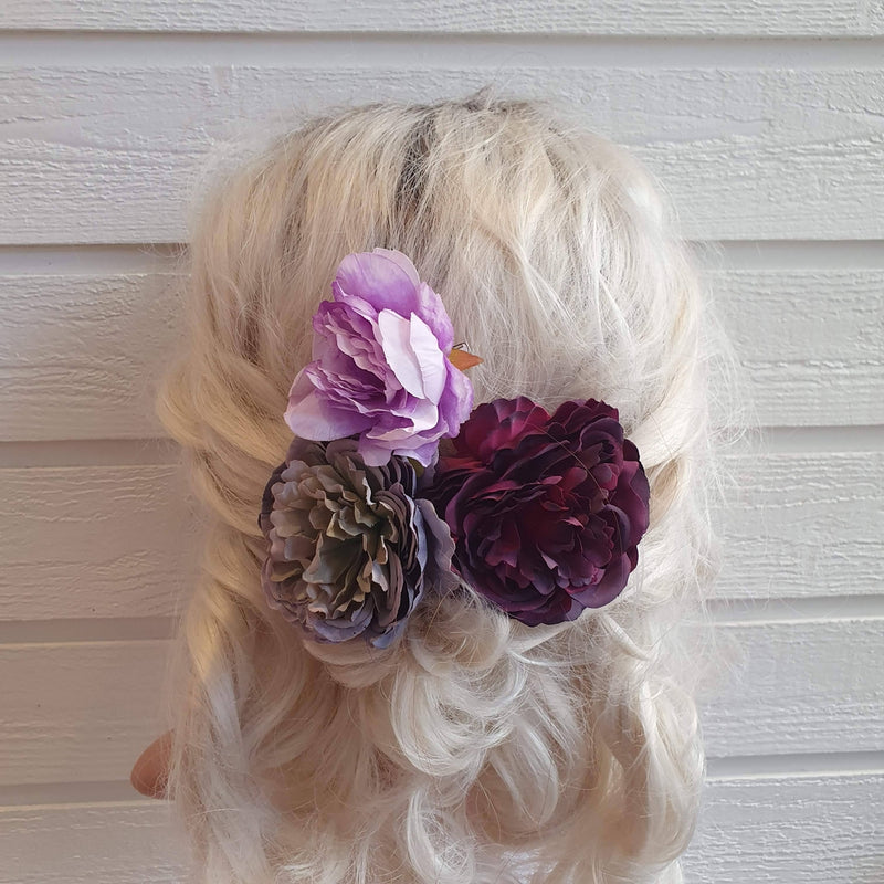 Blomst i lavendelnuancer - Hårpynt med blomster og perler til bryllup, konfirmation og fest