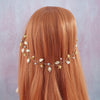 Smuk enkel hårkæde med blade og blomster - guld - Hårpynt med blomster og perler til bryllup, konfirmation og fest