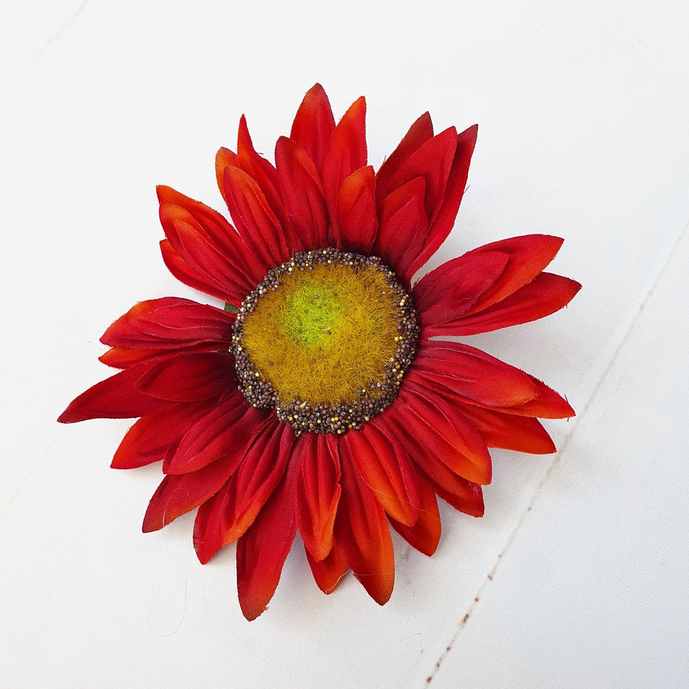 Stor rød solsikke - Hårpynt med blomster og perler til bryllup, konfirmation og fest
