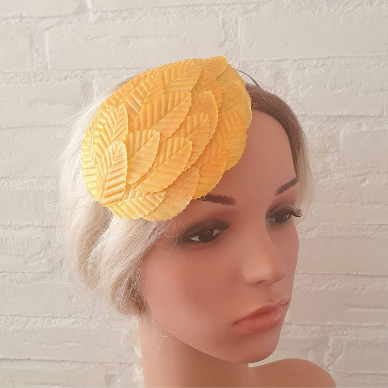 Fascinator i den mest fantastiske orange farve - Hårpynt med blomster og perler til bryllup, konfirmation og fest
