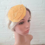 Fascinator i den mest fantastiske orange farve - Hårpynt med blomster og perler til bryllup, konfirmation og fest