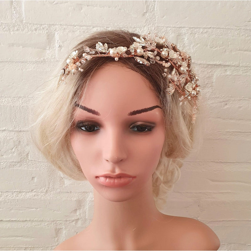 Stort hårsmykke med krystaller og blomster i sølv - Hårpynt med blomster og perler til bryllup, konfirmation og fest
