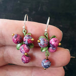 Øreringe med perler i pink og lilla - Hårpynt med blomster og perler til bryllup, konfirmation og fest