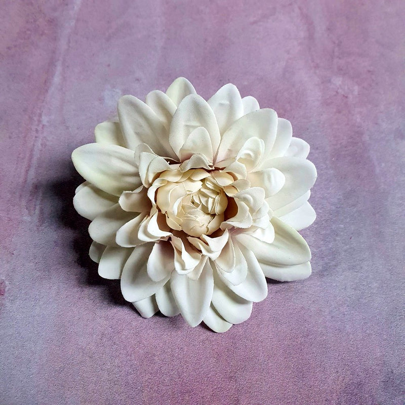 Lyseblå dahlia - Hårpynt med blomster og perler til bryllup, konfirmation og fest