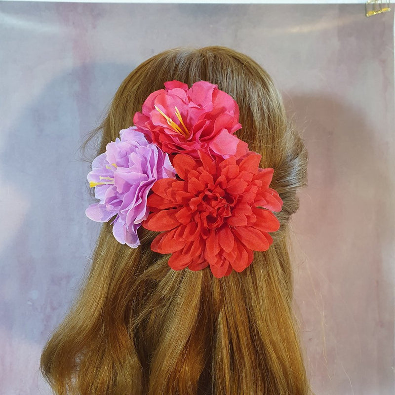 Rød dahlia - Hårpynt med blomster og perler til bryllup, konfirmation og fest