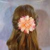 Creme dahlia med pink spidser - Hårpynt med blomster og perler til bryllup, konfirmation og fest