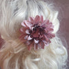 Violet dahlia - Hårpynt med blomster og perler til bryllup, konfirmation og fest