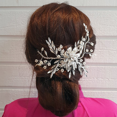 Stort hårsmykke i sølv - Hårpynt med blomster og perler til bryllup, konfirmation og fest