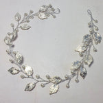 Lille hårkæde i sølv med blade og perler - Hårpynt med blomster og perler til bryllup, konfirmation og fest